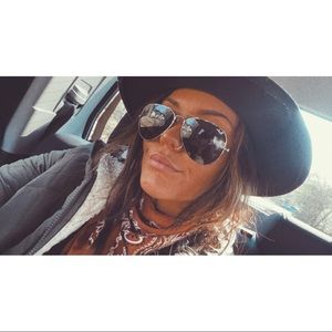 Meet your Posher, Lexi